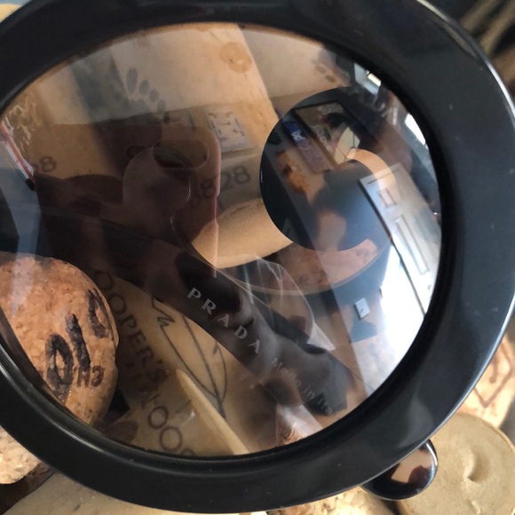 SSOOLLDDD****PRADA SUNGLASSES - Picture 2 of 8